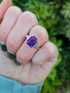 0516: Vintage 18ct Gold Emerald Cut Amethyst 6 Diamonds Trefoil Set Ring- Date-Mark 1967