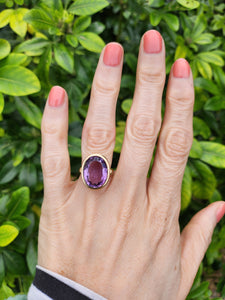 0385: Vintage: 9ct Gold Large Purple Amethyst Cocktail Ring- lovely hues