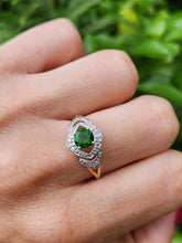Cargar imagen en el visor de la galería, 6134:Vintage: 9ct Gold Green Diopside Diamonds Dress Ring- sparkling delight
