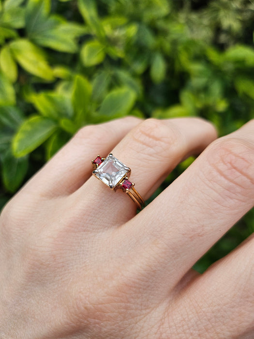 1037: Vintage: 9ct Gold Glacier Zircon Tequila Sapphires Dress Ring- gorgeous combination