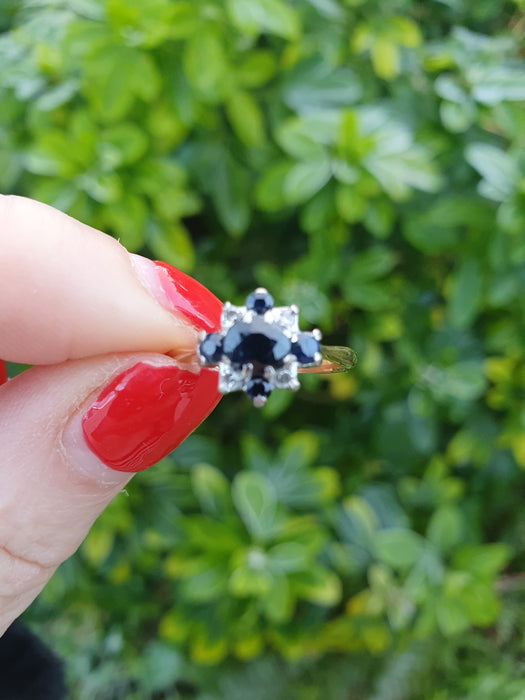 6032 Vintage: 18ct Yellow Gold Blue Sapphire & Diamond Geometric Cluster Ring