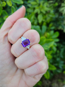 0516: Vintage 18ct Gold Emerald Cut Amethyst 6 Diamonds Trefoil Set Ring- Date-Mark 1967