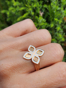 1709: Vintage: 14ct Rose Gold White Enamel Four Leaf Clover  Ring-beautifully crafted