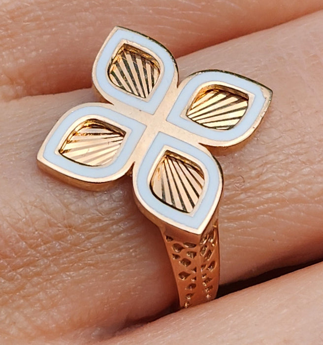 6522 Vintage: 14ct Rose Gold White Enamel Four-Petal Floral Ring