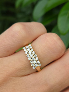 2103: Vintage: 18ct Gold Three- Row 23 Round Full Cut Diamonds (0.54ct) Ring- Exquisite