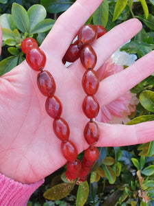 5875: Vintage; 14ct Gold Jade Cabochon Red Carnelian Necklace- statement piece, lovely combination