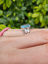 Load image into Gallery viewer, 1325: Vintage: Dramatic: 9ct White Gold Large Swiss Blue Topaz Cocktail Ring
