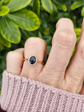 Cargar imagen en el visor de la galería, 0996: Vintage: 9ct Gold French Blue Sapphire 16 Diamonds Cluster Ring- petite and sparkling
