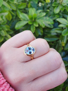 7106:  Vintage & Old : 18ct Gold  Blue Spinel Cocktail Ring - captivating Blue