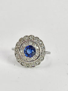 9079:Vintage: 18ct White Gold Cornflower Blue Sapphire 23 Diamonds Art Deco Style Target Ring