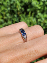 Cargar imagen en el visor de la galería, 6123: Vintage 18ct White Gold French Bue Sapphires Diamonds Stacker/Dress Ring
