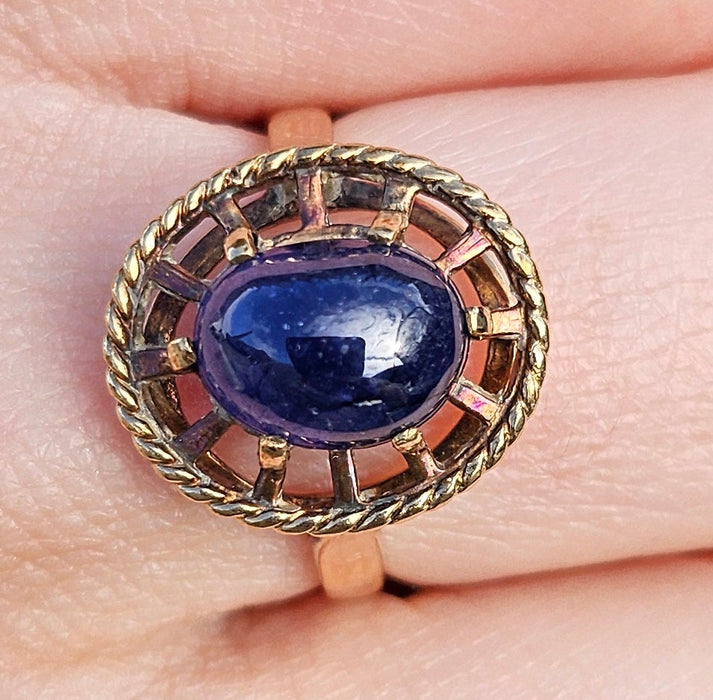 6014 Vintage & Rare: 9ct Gold Large Blue Sapphire "Carbuncle" Solitaire- from 1978