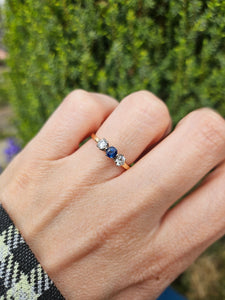 0269: Vintage; 18ct Gold Blue Sapphire Diamonds 3-Stone Straight Ring- very fine example
