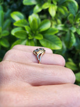 Load image into Gallery viewer, 8314: Vintage: 9ct Gold Mint Green Topaz Trilogy Ring- elegant, eye candy
