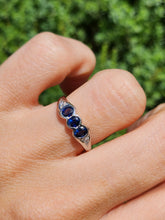 Cargar imagen en el visor de la galería, 6123: Vintage 18ct White Gold French Bue Sapphires Diamonds Stacker/Dress Ring
