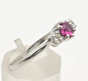 2357: Vintage; 18ct White Gold Ruby Round Full Cut Diamonds 3- Stone Straight Ring- From 1978