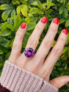 0967: Vintage: 14ct Gold Round Cut Purple Sapphire Cocktail Ring- Egyptian beauty