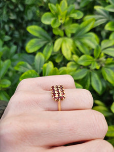 0423: Vintage: 14ct 15 Red Garnets Signet Ring- Lovely symmetry