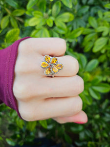 0673: Vintage: Rare 14ct Gold 6 Citrines Almandine Garnet Floral Cocktail Ring- striking colours