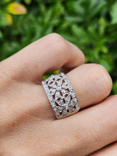 Cargar imagen en el visor de la galería, 1752: Vintage: 9ct White Gold Openwork 39 Natural Diamonds Statement Ring- Eye candy
