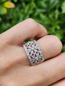 1752: Vintage: 9ct White Gold Openwork 39 Natural Diamonds Statement Ring- Eye candy