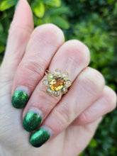 Load image into Gallery viewer, 0510: Vintage 9ct Gold Orange Citrine Peridots Flower Head Ring-Splendid
