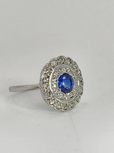 9079:Vintage: 18ct White Gold Cornflower Blue Sapphire 23 Diamonds Art Deco Style Target Ring