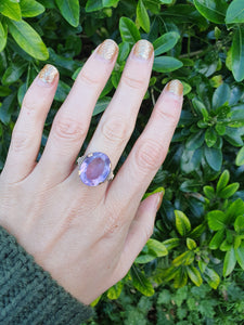 5955: Vintage: 9ct Gold Large Lilac Amethyst Cocktail Ring- lovely cut & colours