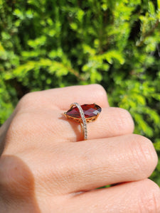 1635: Vintage: 9ct Gold Pear-Cut Almandine Garnet 18 Diamonds Dress Ring