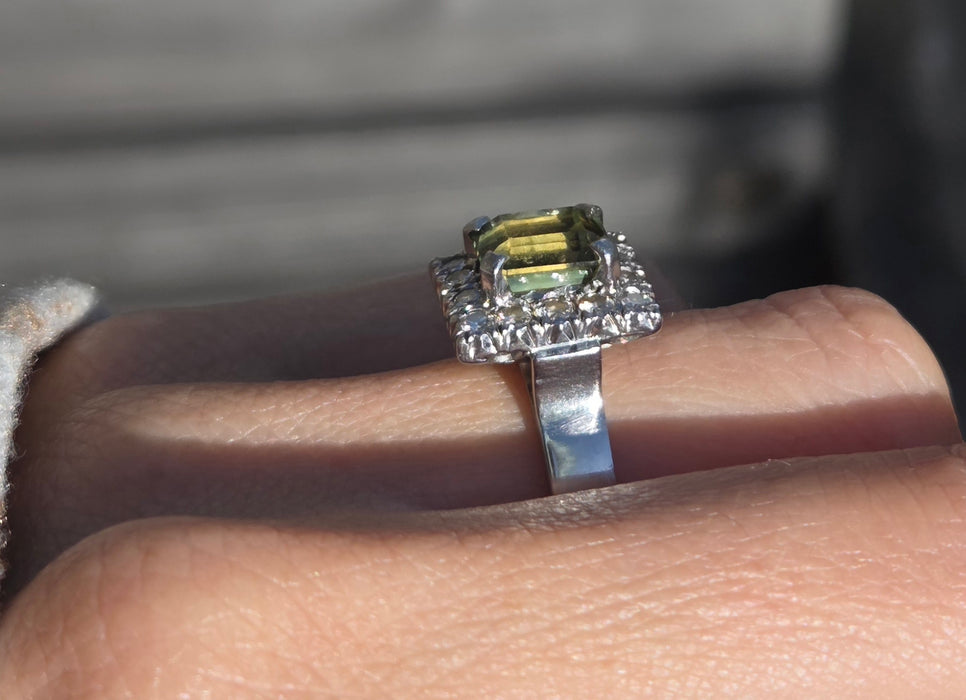 6448 Vintage: 18ct White Gold Yellow Sapphire {3.15ct) Diamonds Cocktail Ring