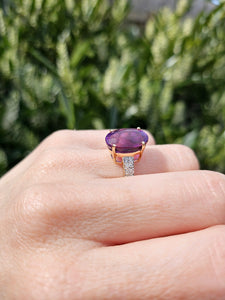 1465: Vintage: 9ct Gold Oval Purple Amethyst 16 Diamonds Dress Ring- FAB