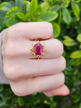 Load image into Gallery viewer, 0806: Vintage: 9ct Gold Yellow Sapphires &amp; Ruby Flower Head Ring-lovely combination
