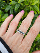 Cargar imagen en el visor de la galería, 0711: Vintage: 9ct Gold Black White Diamonds &quot;Salt &amp; Pepper&quot;&nbsp; Stacker Ring- exquisite
