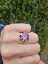 Cargar imagen en el visor de la galería, 1170: Vintage; 9ct Gold Lilac Amethyst Solitaire Ring- mature stone, lovely hues
