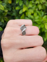 Load image into Gallery viewer, 0443: Vintage 9ct White Gold Cognac Diamonds &amp; Diamonds Ring- sparkling statement
