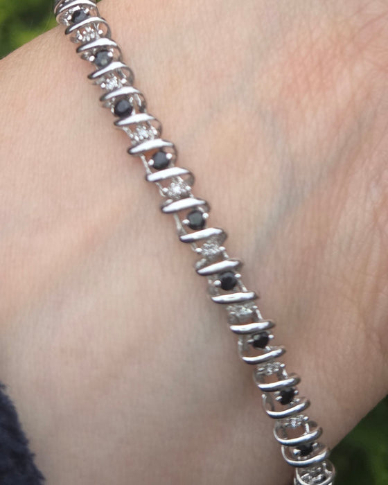 6454: Vintage: 9ct White Gold Blue Sapphires Diamonds Tennis Bracelet (18cm)