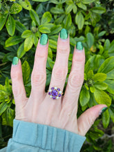 Load image into Gallery viewer, 0462: Vintage: 9ct Gold Lilac Amethysts Pearls Flower Head Ring- beautifully matched
