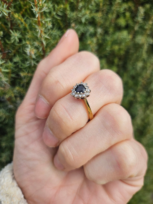 1428: Vintage: 9ct Gold Heart-Cut Blue Sapphire Diamonds Cluster Ring- classic