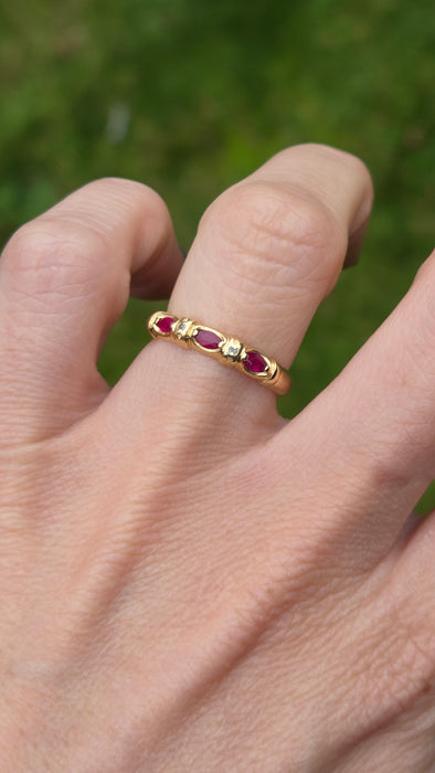 Vintage: 18ct Yellow Gold Ruby & Diamond Stacker Ring