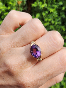 1788: Vintage: 9ct Gold Purple Amethyst Solitaire Signet Ring- seductive cut & colour, nice weight