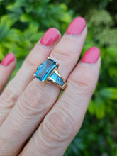 Load image into Gallery viewer, 0733: Vintage; 9ct Gold London Blue Topaz Emerald &amp; Princess Cut Cocktail Ring
