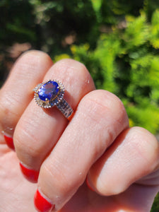 1749: Vintage: 9ct Gold Violet Blue Tanzanite Diamonds Dress Ring- sparkling eye candy