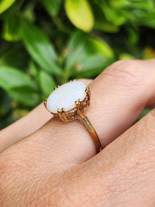 1847: Vintage; 9ct Gold Oval Cabochon White Opal Solitaire- lovely colour play