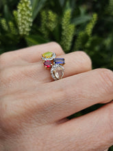 Load image into Gallery viewer, 1213: Vintage: 9ct White Gold Abstract Cocktail Cluster Ring- outrageous
