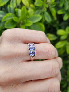 0683: Vintage; 9ct White Gold Blue Tanzanites Diamonds Dress Ring-crisp, clean, eye-candy