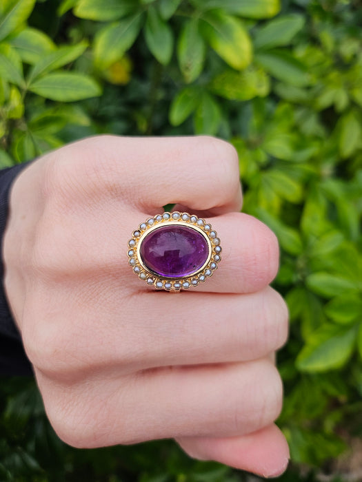 6395: Vintage: 18ct Gold "Carbuncle" Lilac Amethysts 28 Seed Pearls Ring