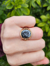 Load image into Gallery viewer, 0081: Vintage: 9ct Gold Centurion Hematite Signet Ring- Date-Mark 1986
