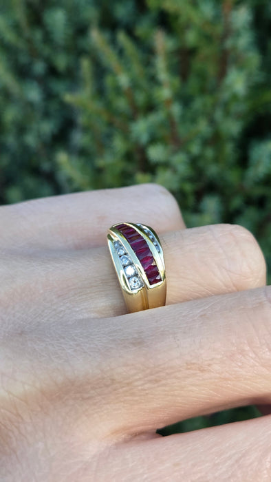 6443:Vintage 18ct Gold Rubies Natural Diamonds Tiered Crossover Ring
