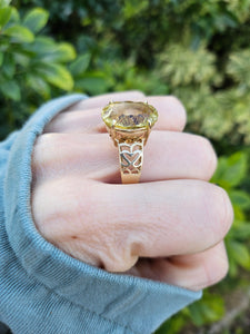 0484: Vintage: 9ct Gold Large Oval Peridot Cocktail Ring