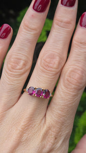 2540- Vintage: 9ct Gold Purple Amethyst Diamonds Trilogy Ring
